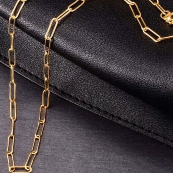 Gold Paperclip Necklace – Minimalist Geo - Picture 3 of 3